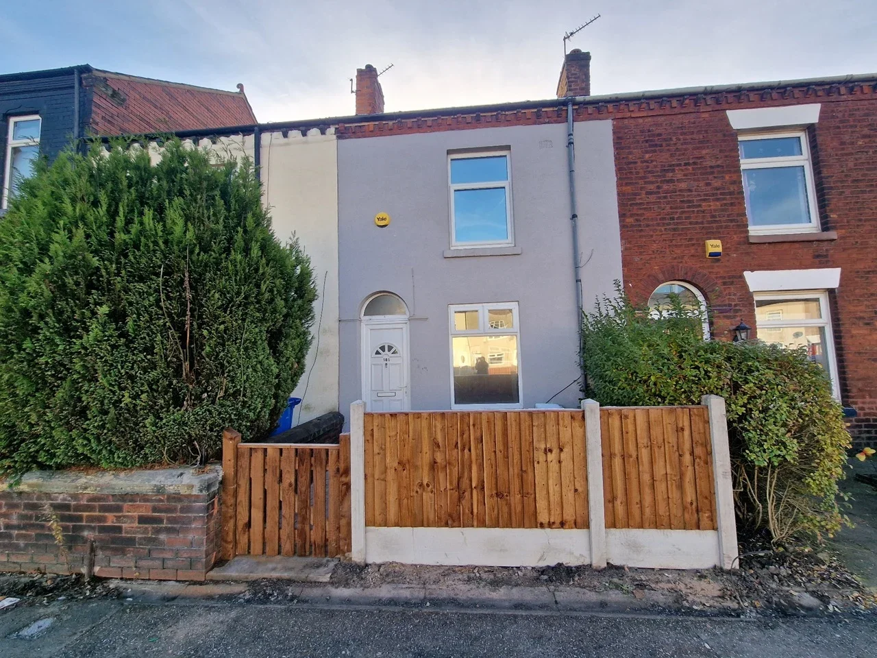 House Manchester Road East in Salford