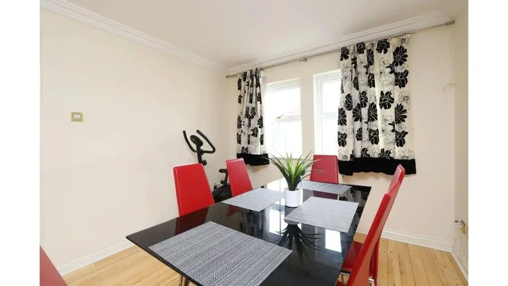 Flat Rewley Road in Oxford
