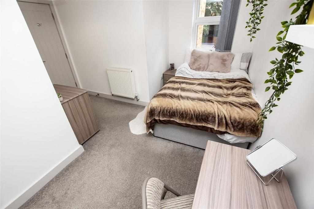 Flat Tiverton Road in Birmingham