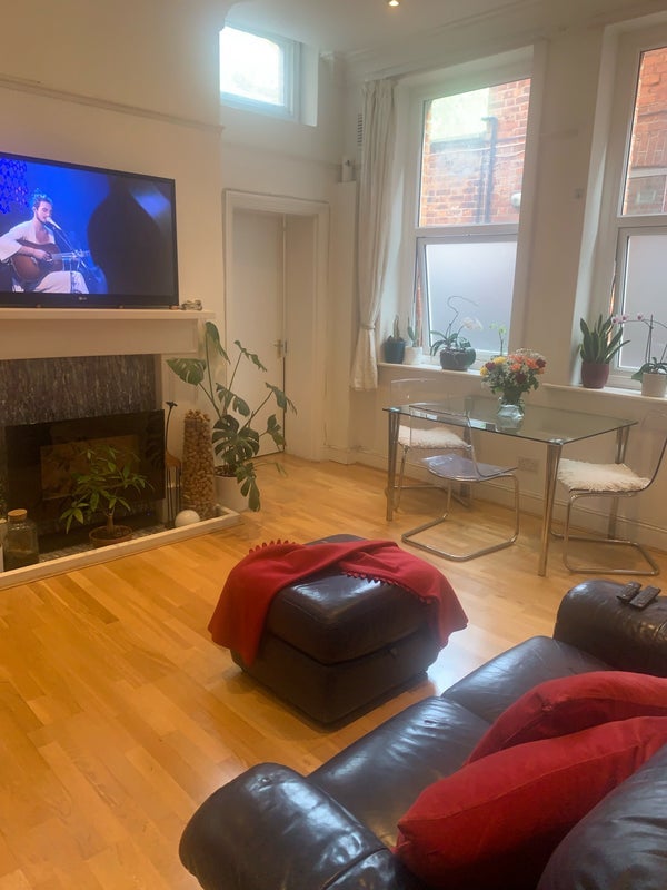 Flat Finchley Road in Greater London
