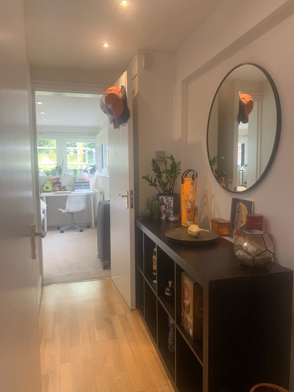 Flat Finchley Road in Greater London