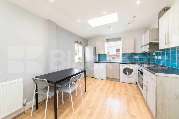 Flat Iverson Road in Greater London