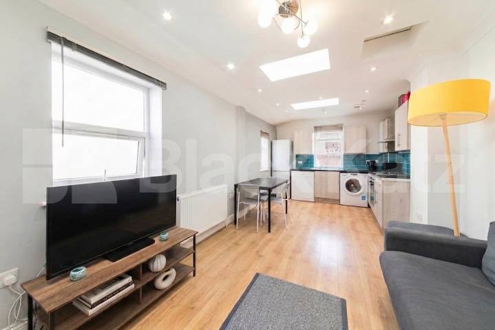 Flat Iverson Road in Greater London