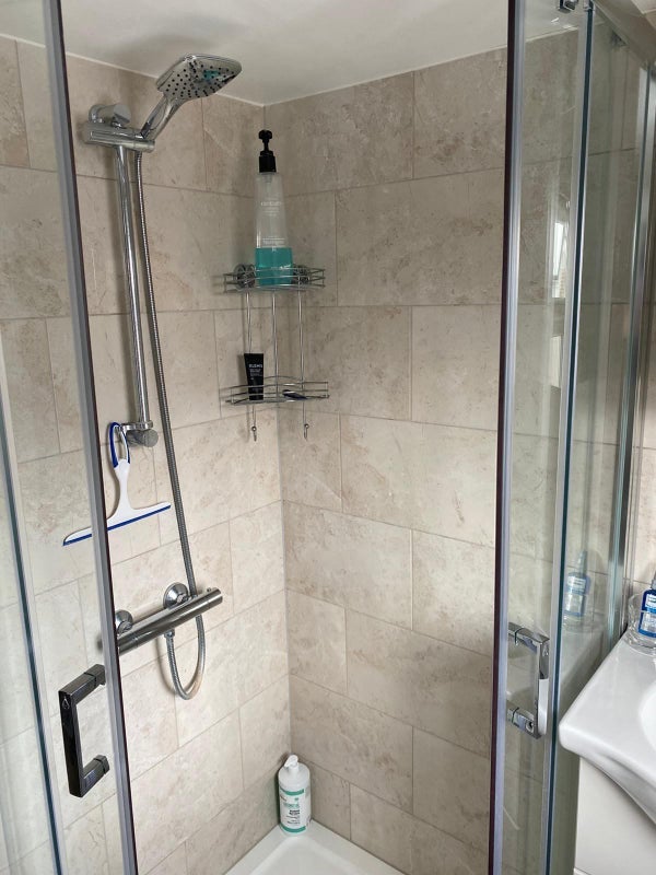 Room Cowper Road in Slough