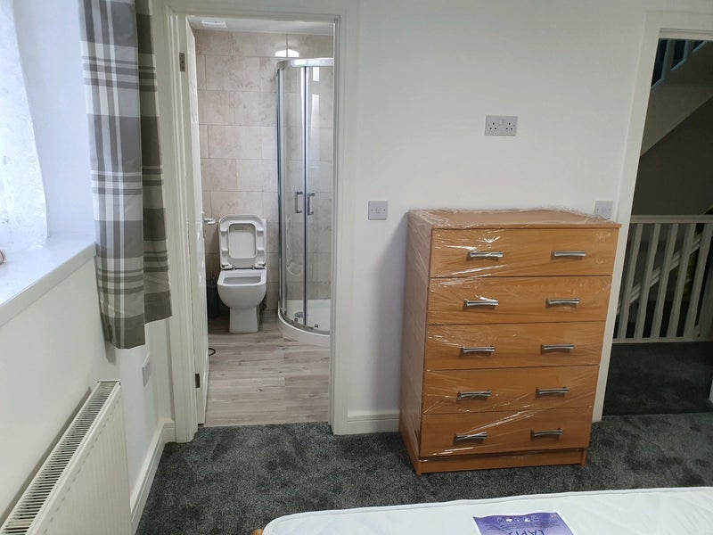 Room Cowper Road in Slough