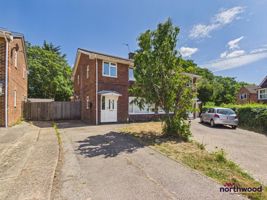 House Downsview Way in Wealden