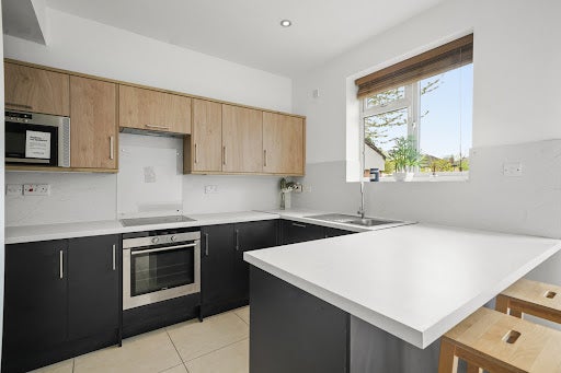House Cleveley Crescent in Greater London