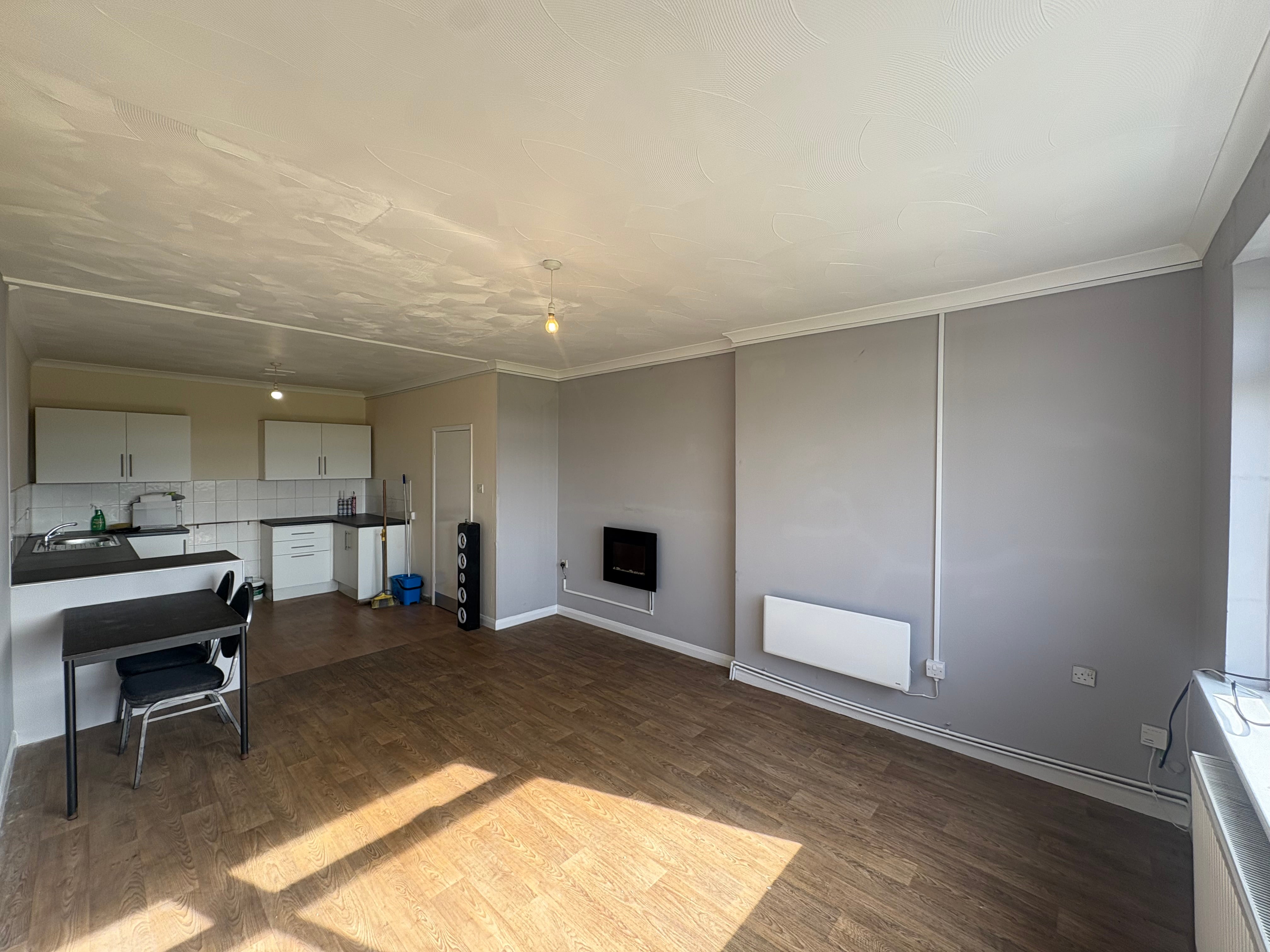 Flat Caldicot Road in Swansea