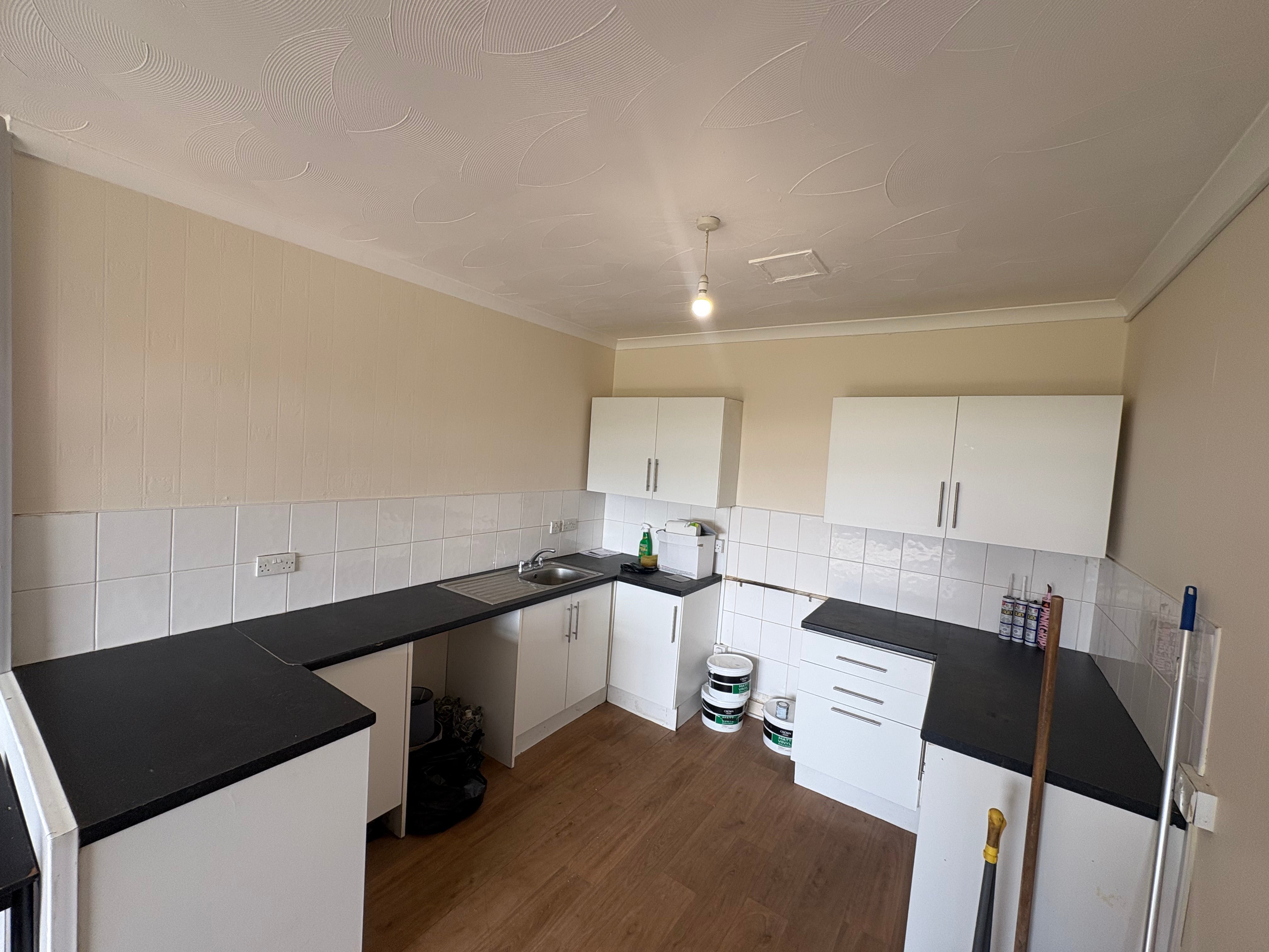 Flat Caldicot Road in Swansea