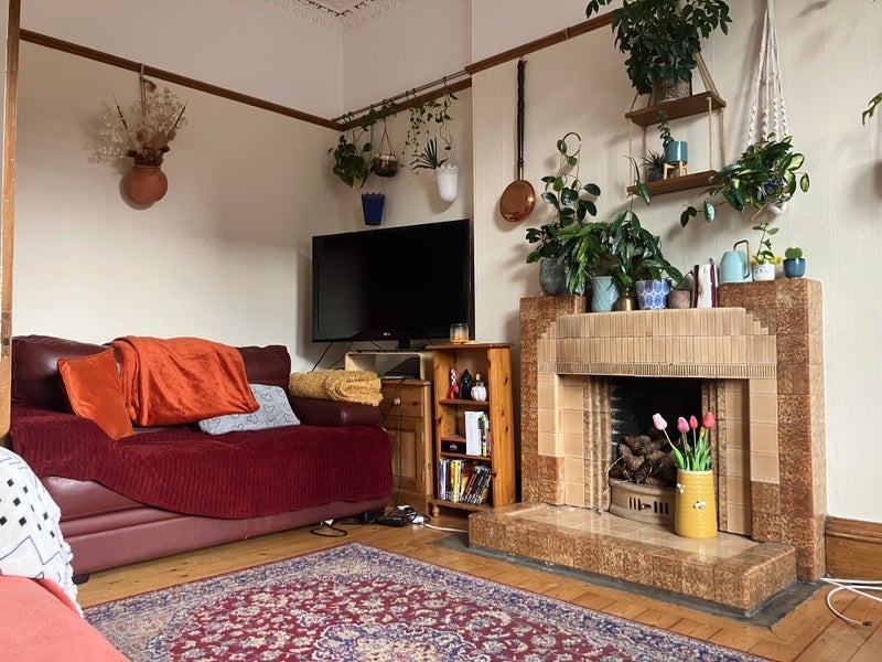 Flat Ardmillan Terrace in City of Edinburgh