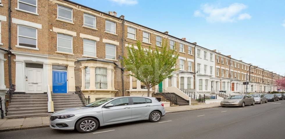 Flat Iverson Road in Greater London