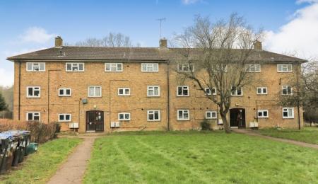 Flat Thistle Grove in Welwyn Hatfield