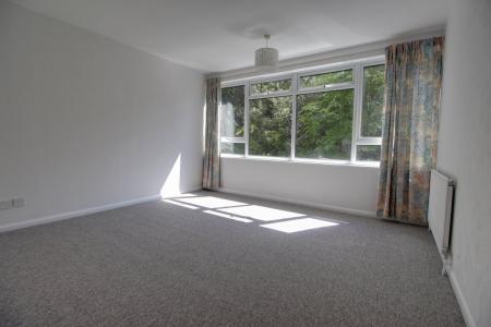 Flat Tilehurst Road in Reading