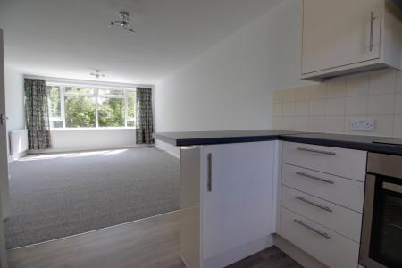 Flat Tilehurst Road in Reading