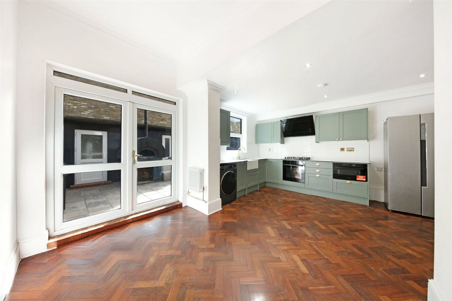 Flat Beatty Road in Greater London