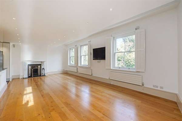 Flat Downside Crescent in Greater London