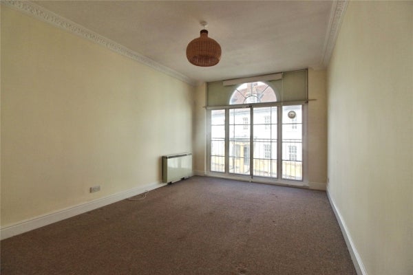 Flat Greenhill in Sherborne
