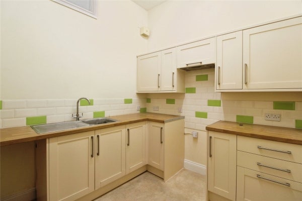 Flat Greenhill in Sherborne