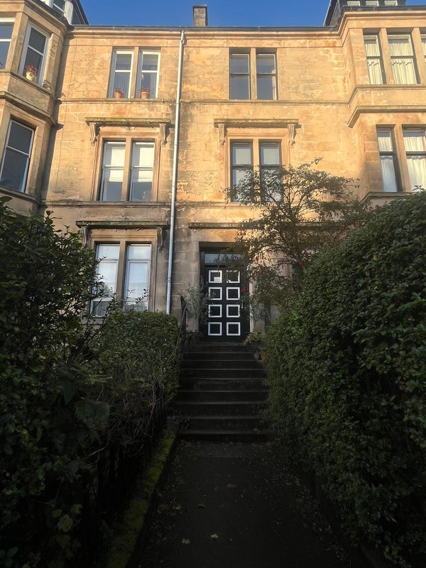 Room Hayburn Crescent in Glasgow
