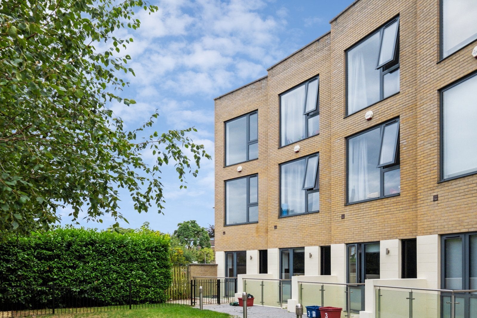 House Gunnersbury Mews in Greater London