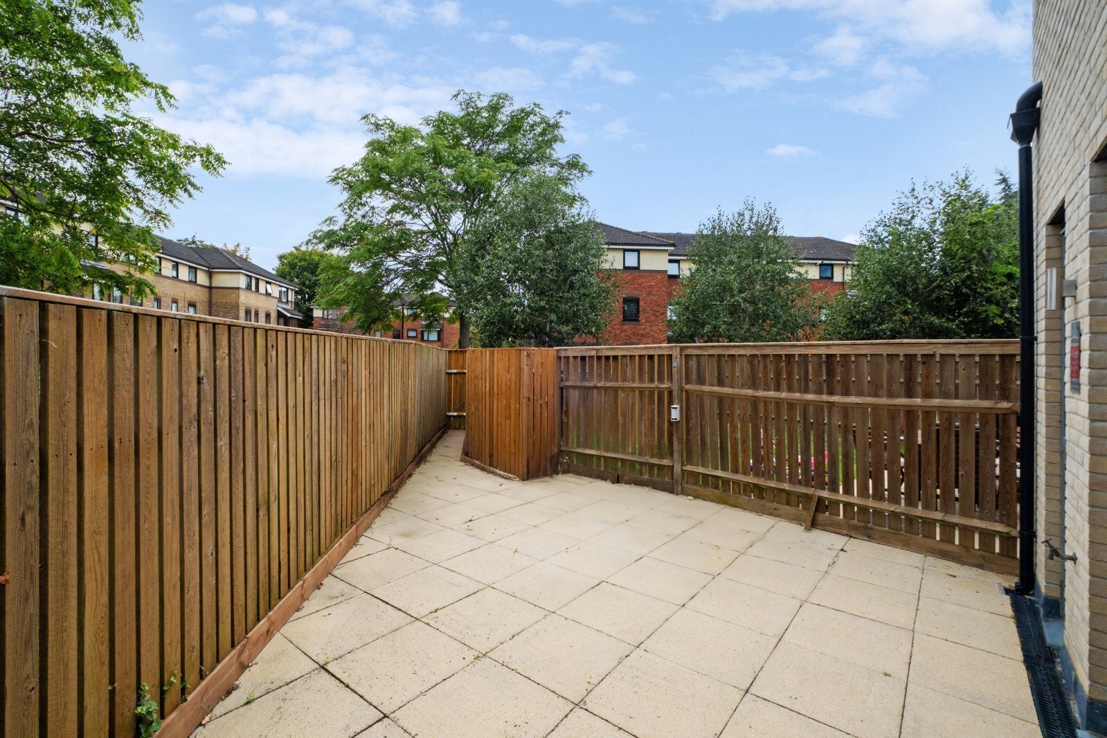 House Gunnersbury Mews in Greater London