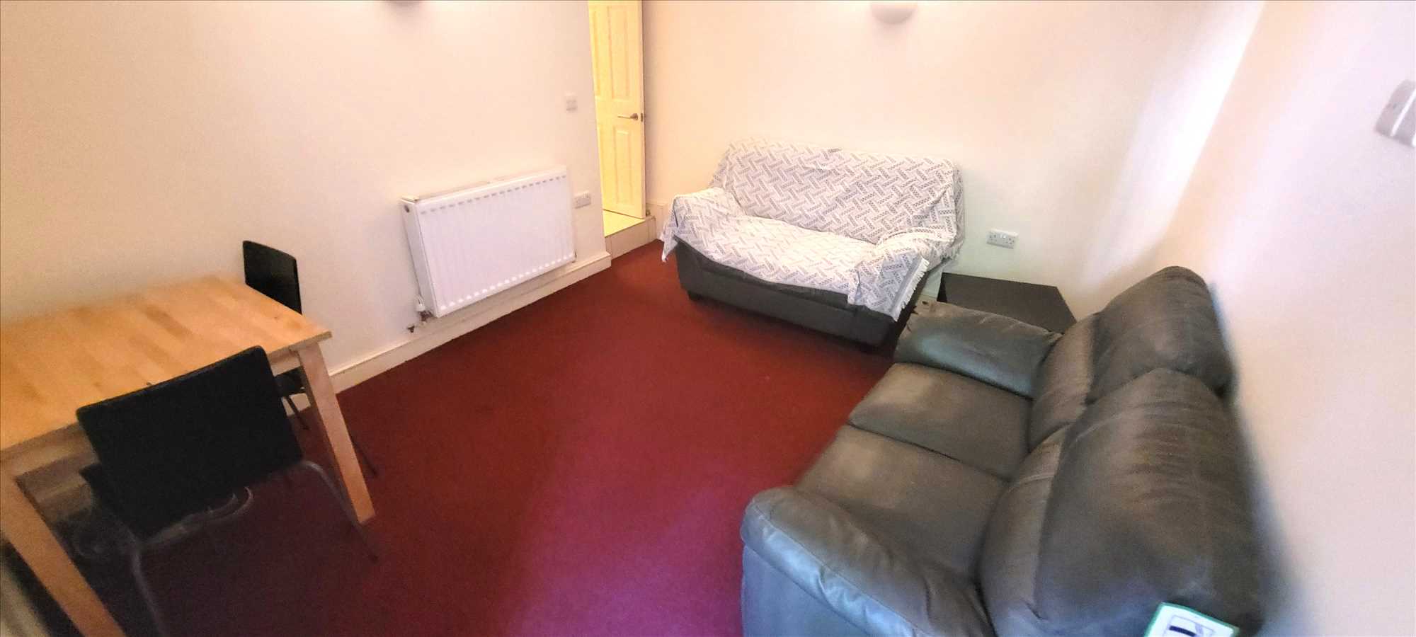 Flat Waverley Road in Bristol