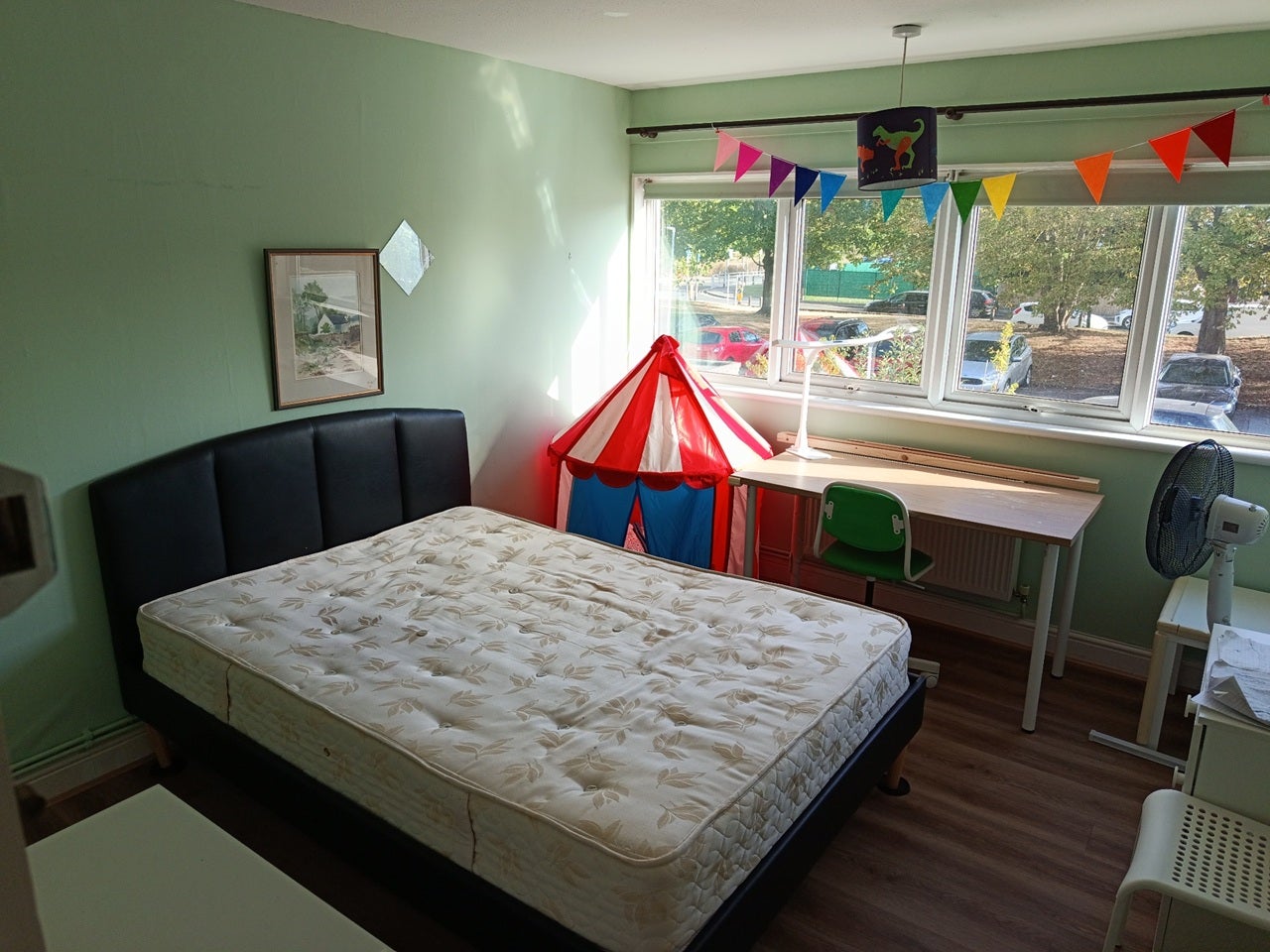 Room Farnham Gardens in Greater London