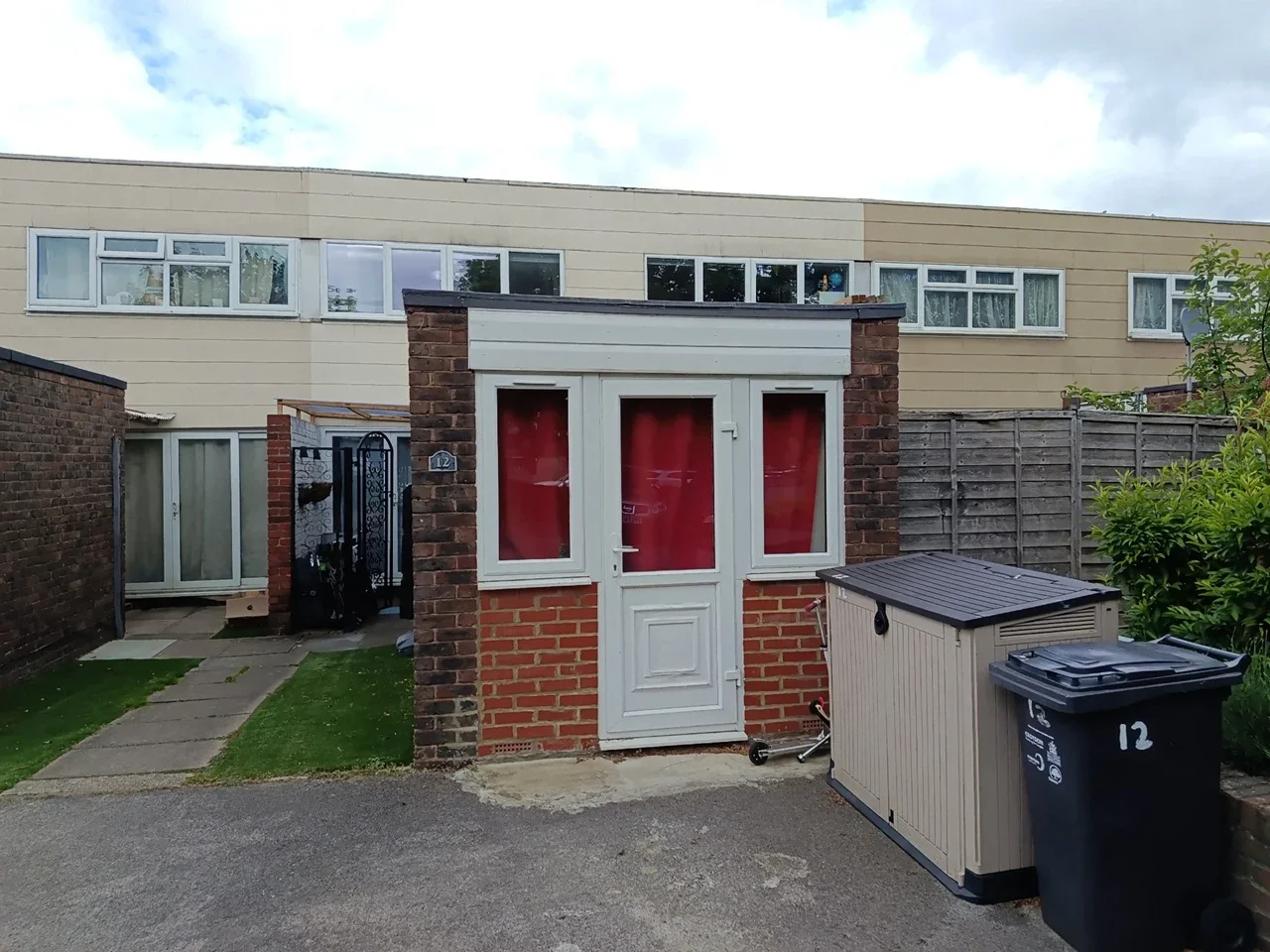 Room Farnham Gardens in Greater London
