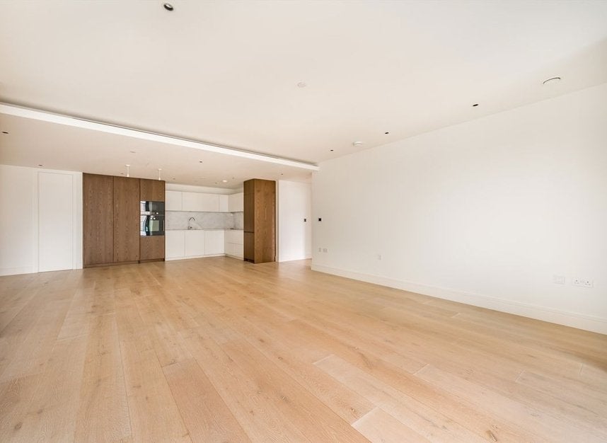 Flat Harbour Avenue in Greater London