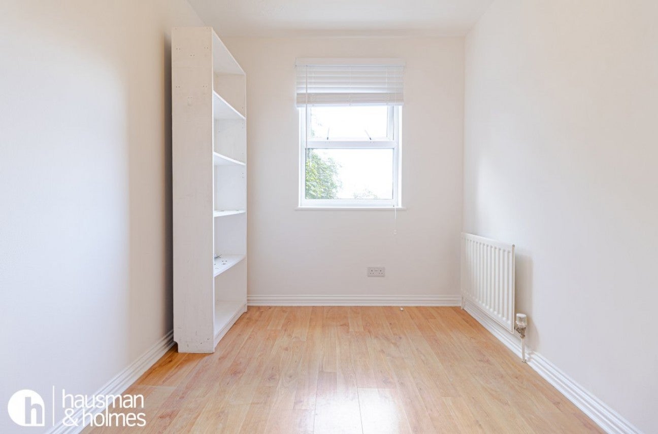 Flat Rickard Close in Greater London