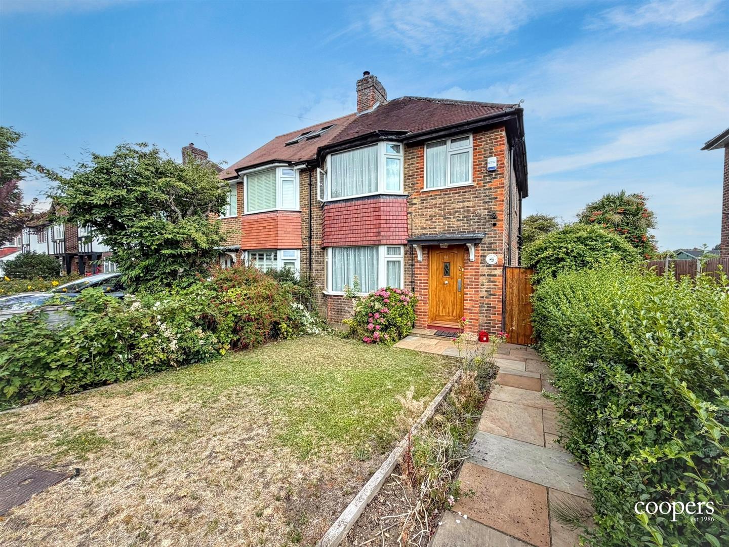 House The Fairway in Greater London