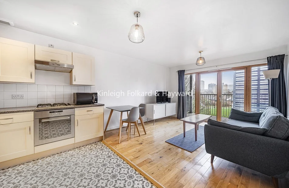 Flat Bartlett Close in Greater London