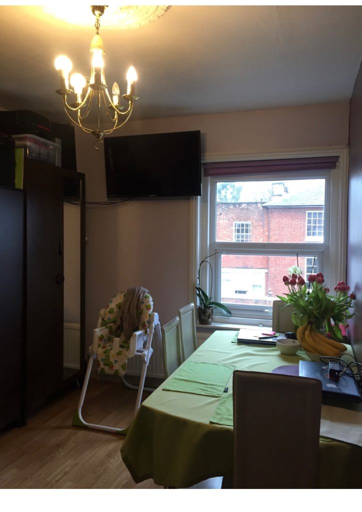 Flat Russell Street in Reading