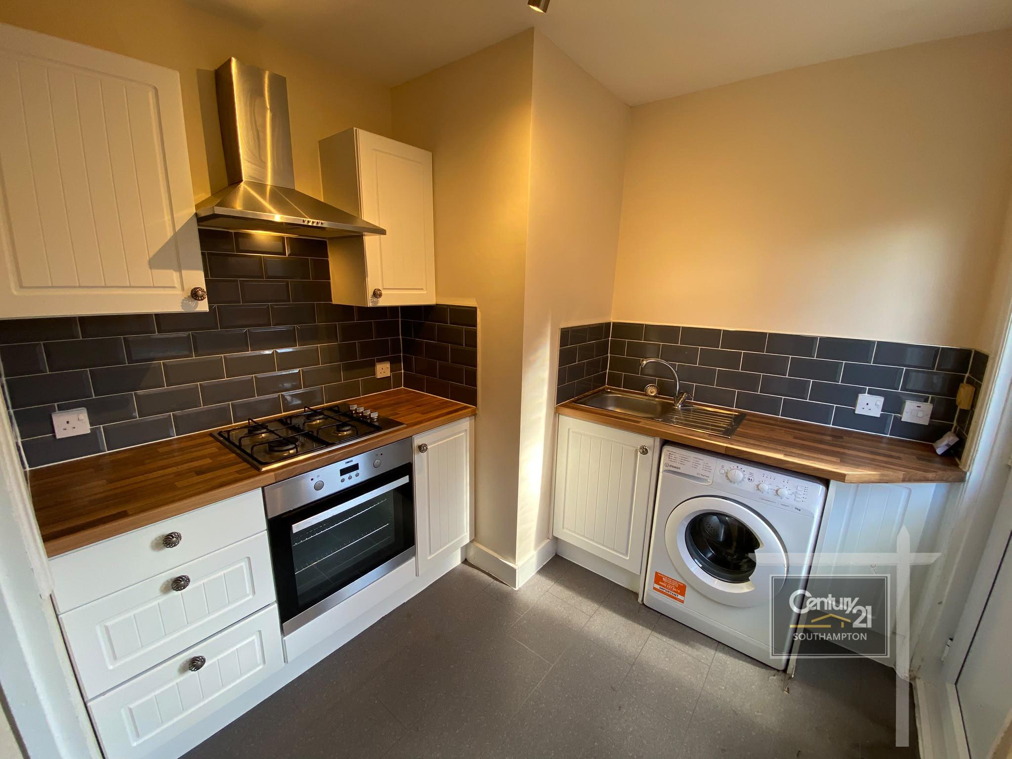 Flat Knighton Road in Southampton