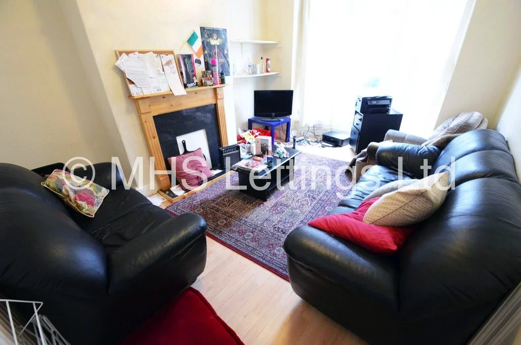 Room Back Hessle Mount in Leeds
