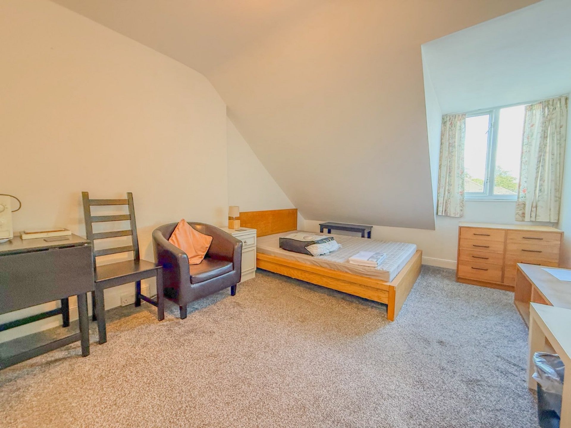 Room Fernbank Road in Bristol
