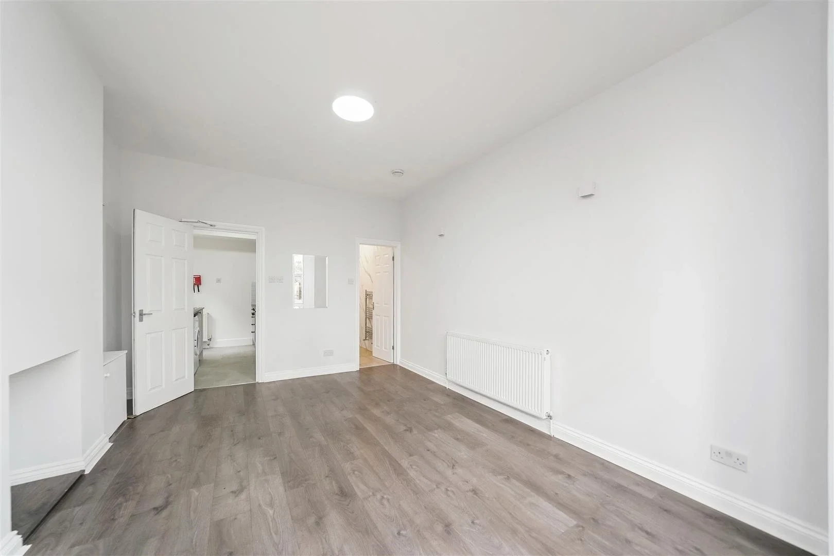 Flat Palmerston Crescent in Greater London
