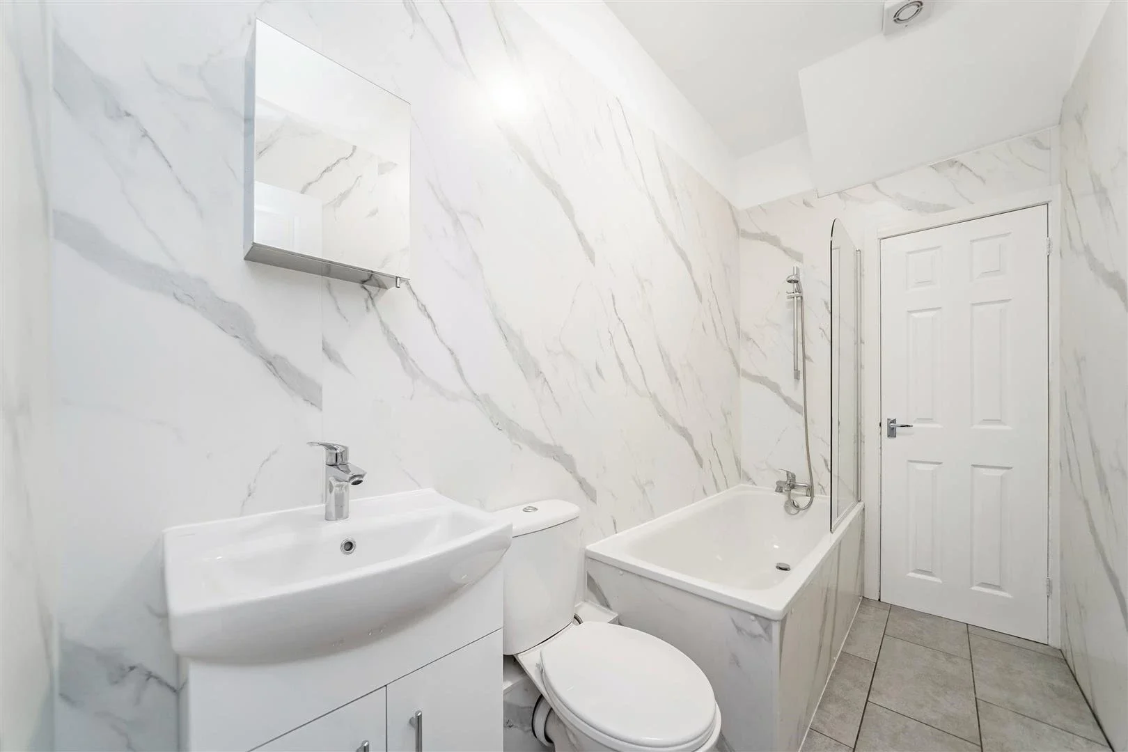 Flat Palmerston Crescent in Greater London