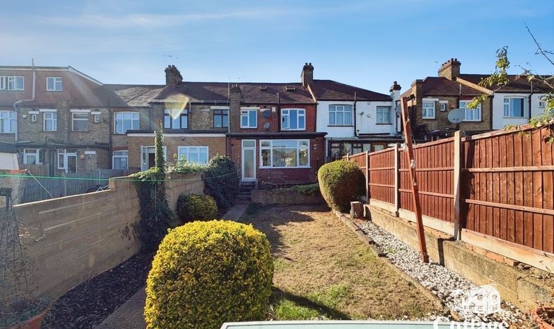 House Ashley Gardens in Greater London