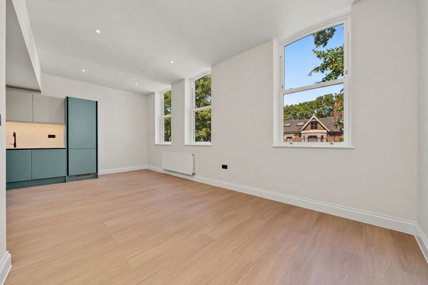 Flat Gloucester Drive in Greater London