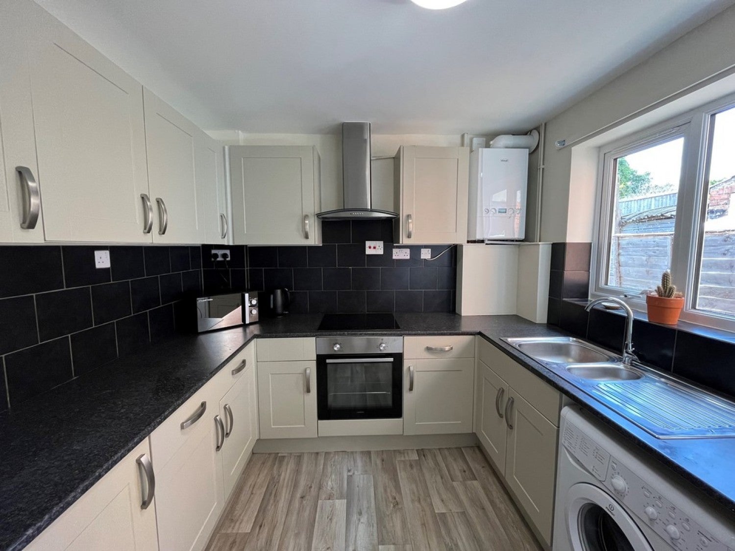 Room Fosse Park Road in Yeovil