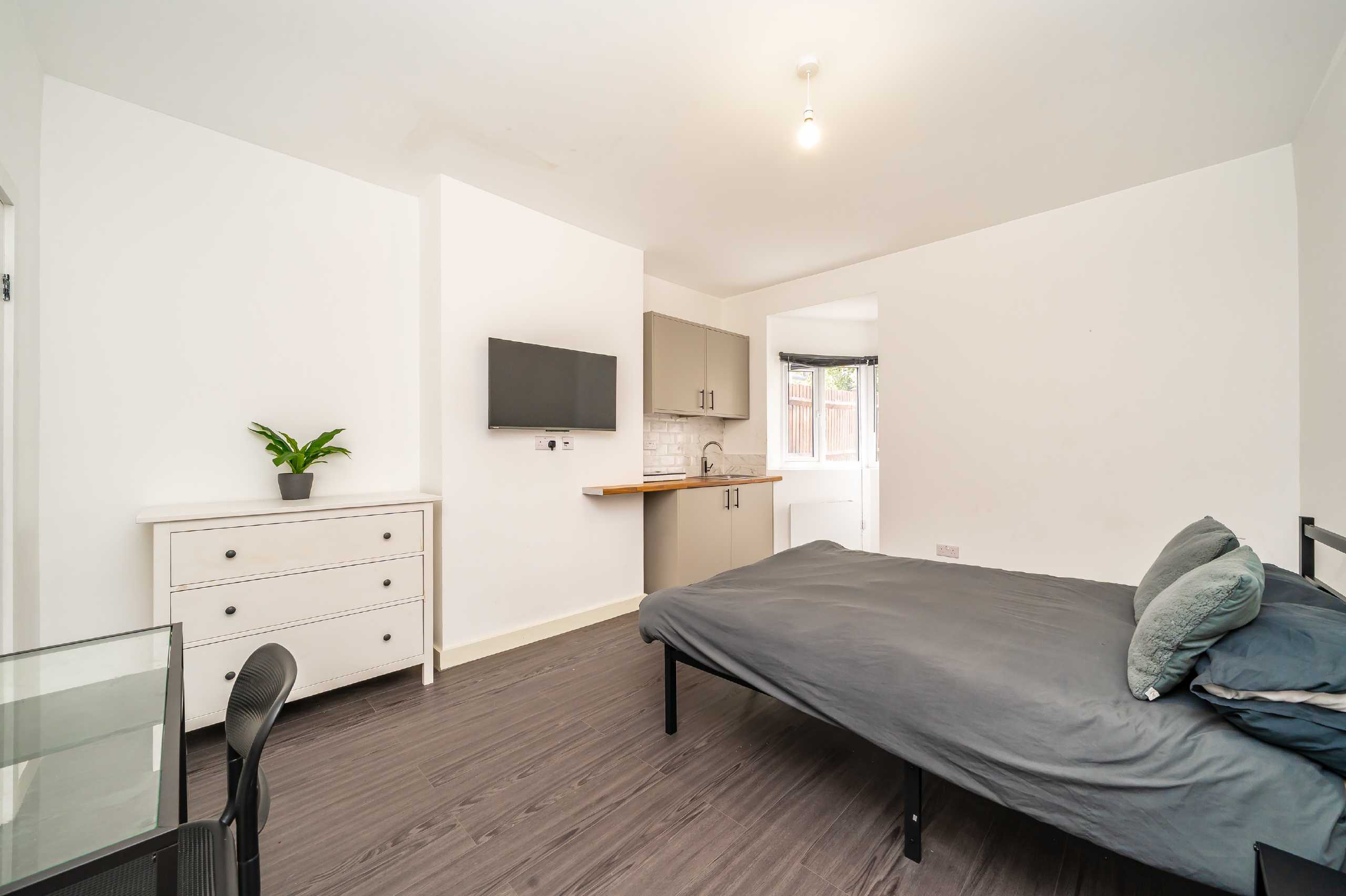 Flat Upper Tulse Hill in Greater London