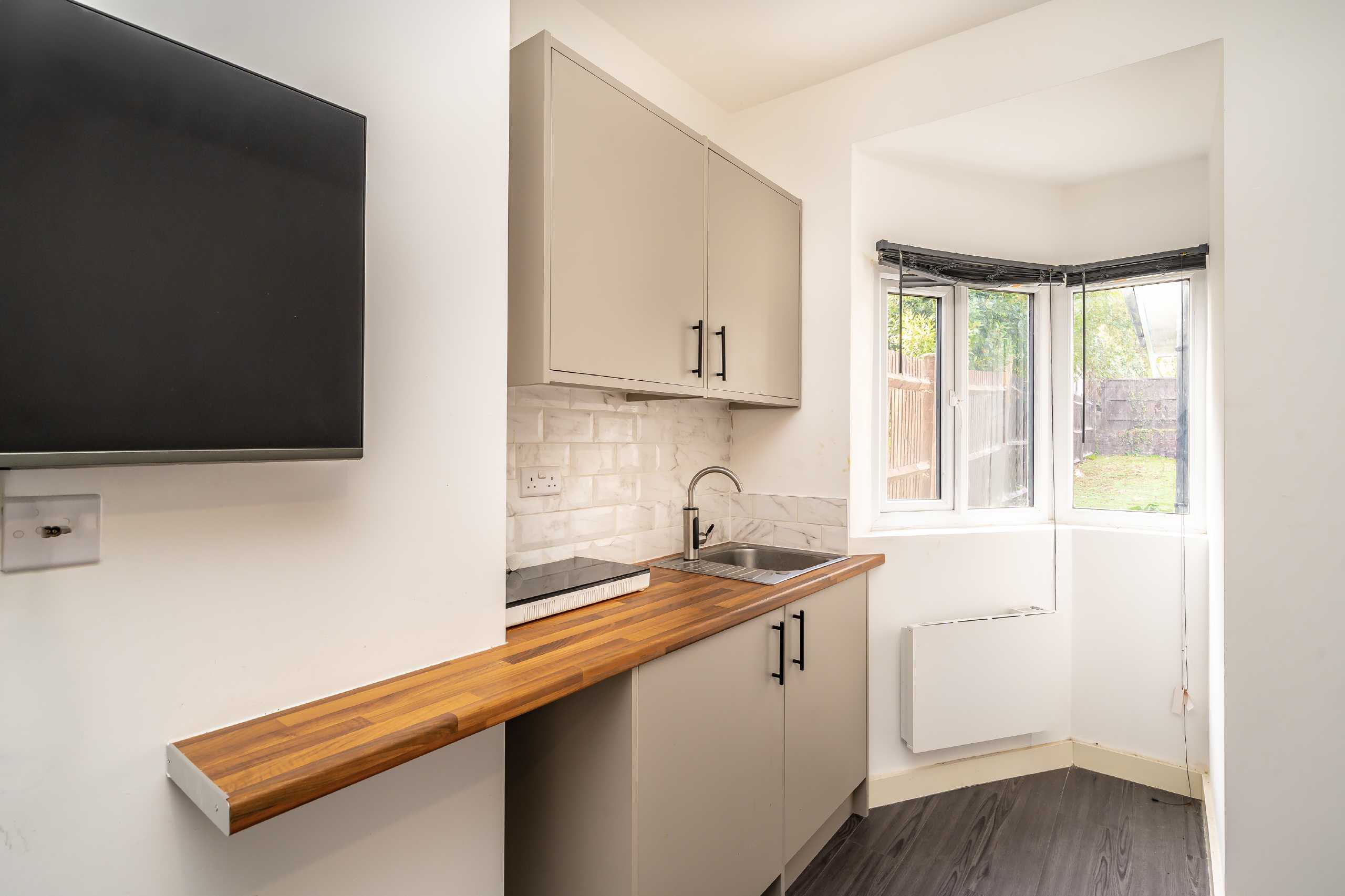 Flat Upper Tulse Hill in Greater London