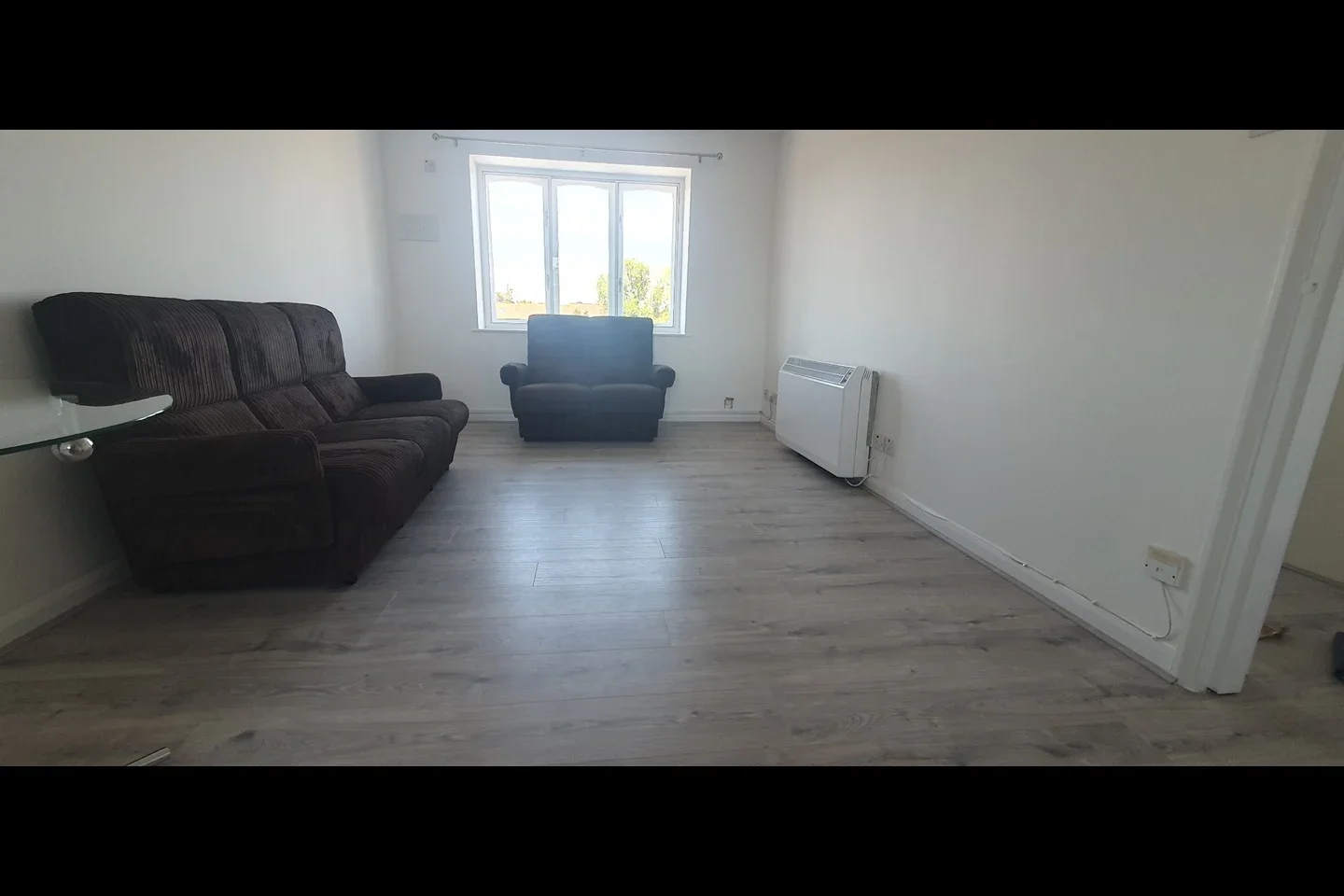 Flat Berry Court in Greater London
