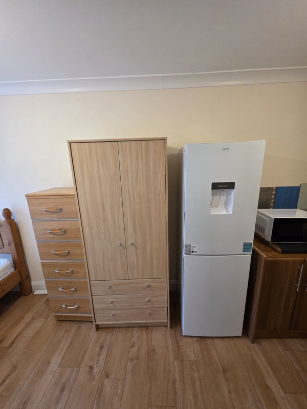 Room Cottesbrooke Close in Slough