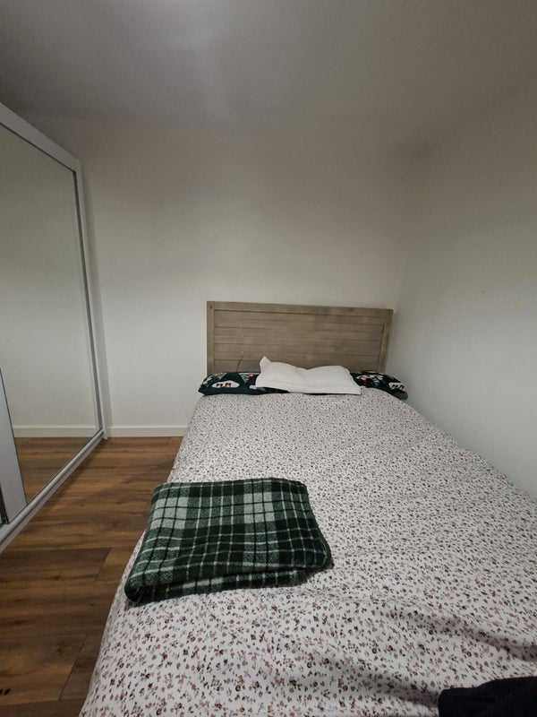 Room Burdiehouse Avenue in City of Edinburgh