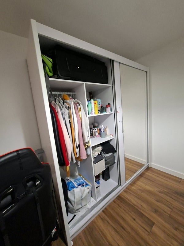 Room Burdiehouse Avenue in City of Edinburgh