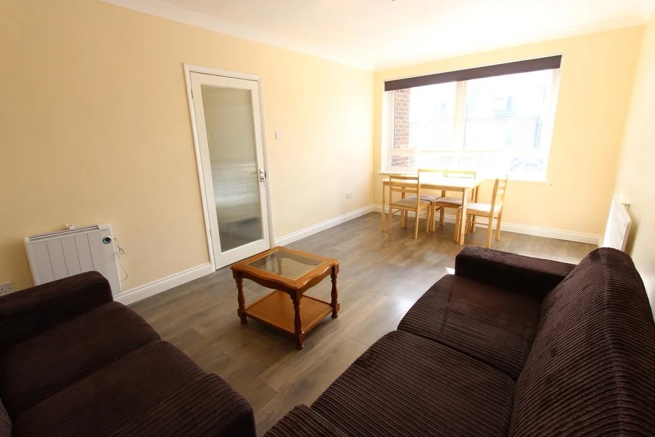 Flat Friern Park in Greater London