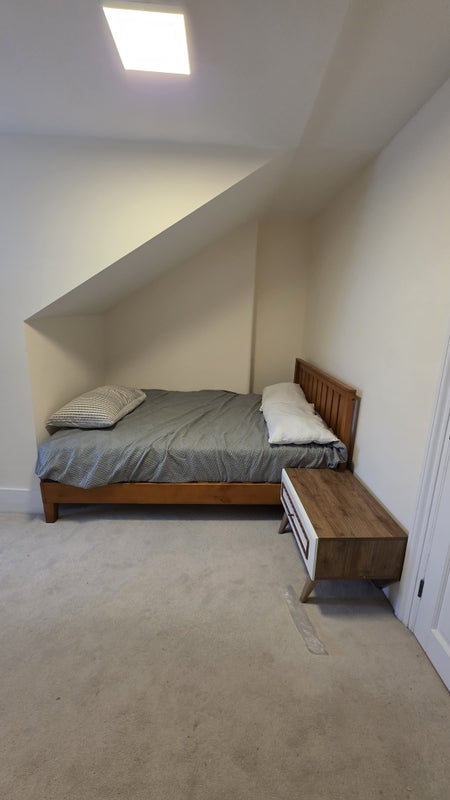 Room Rosebery Avenue in Greater London