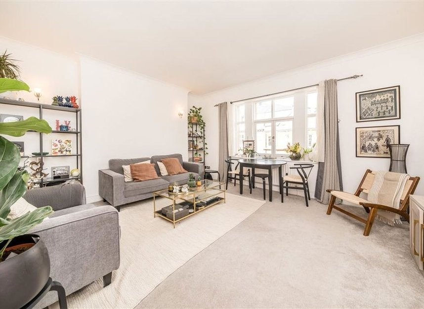 Flat Marylebone Lane in City of Westminster